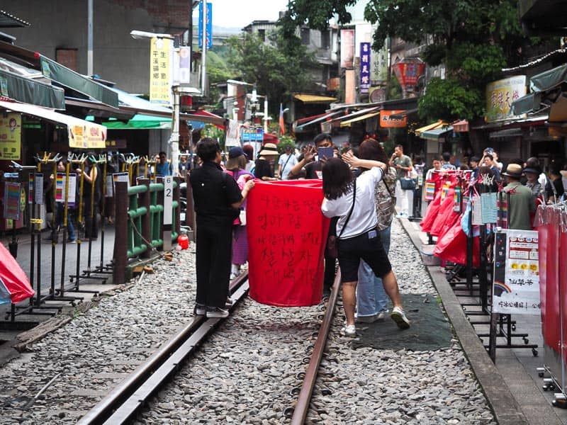 Day 5: Sky Lanterns at Shifen × Nostalgic Mountain Town of Jiufen