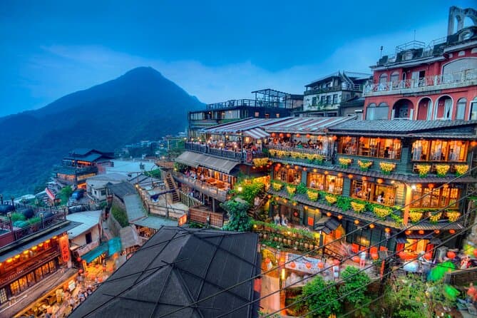 Day 5: Sky Lanterns at Shifen × Nostalgic Mountain Town of Jiufen