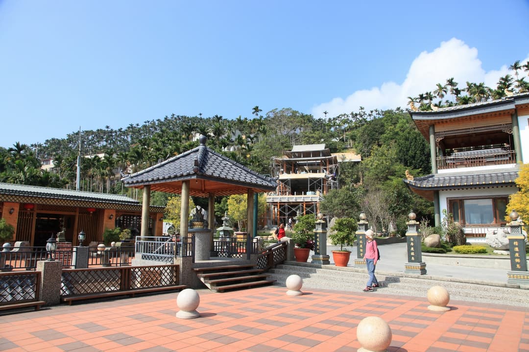 Day 9: Taiping Sky Bridge, Tea Mountains & Tainan Shennong Street